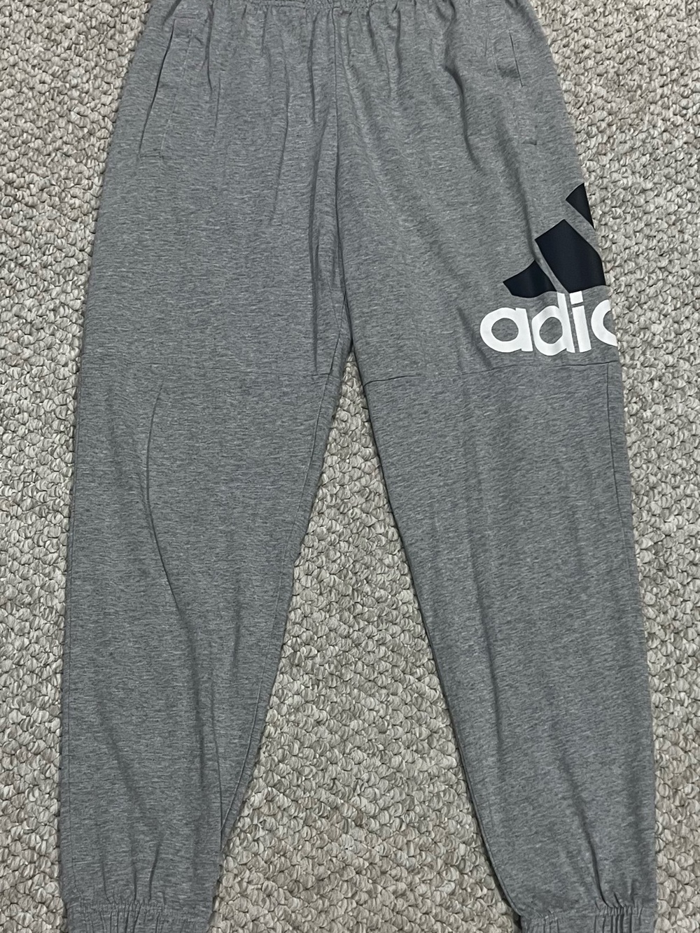 Adidas Essentials Performance Men's Jogger Logo Pants Size Medium Grey Pull on